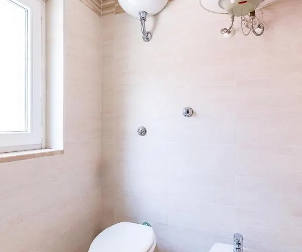 Tizzano House - Veliero Apartamento